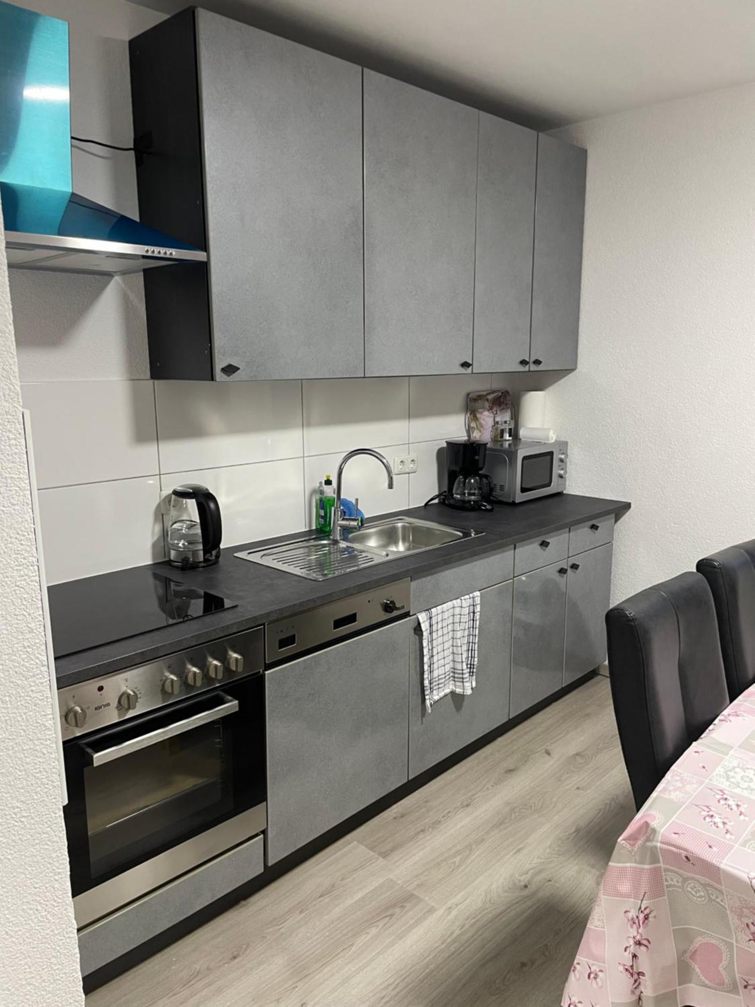 Ferien - Wohnung In Kassel Waldau Zentral Bagian luar foto